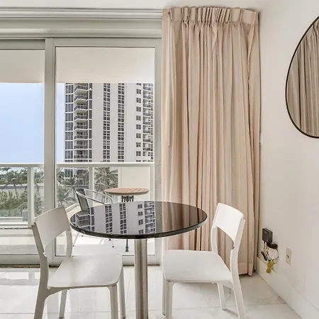 Sunny Isles Beach Resort Studio With Ocean Views Extérieur photo