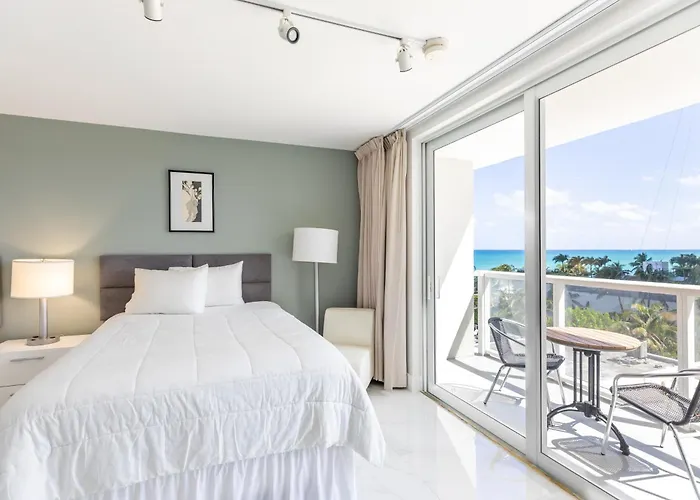 Sunny Isles Beach Resort Studio With Ocean Views