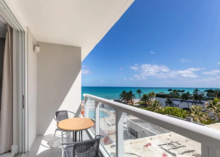 Sunny Isles Beach Resort Studio With Ocean Views