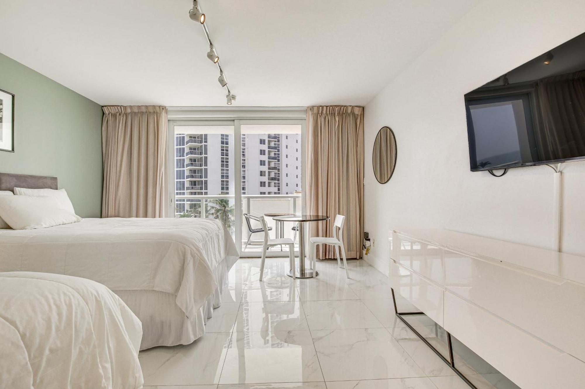 Appartement Sunny Isles With Ocean Views *
