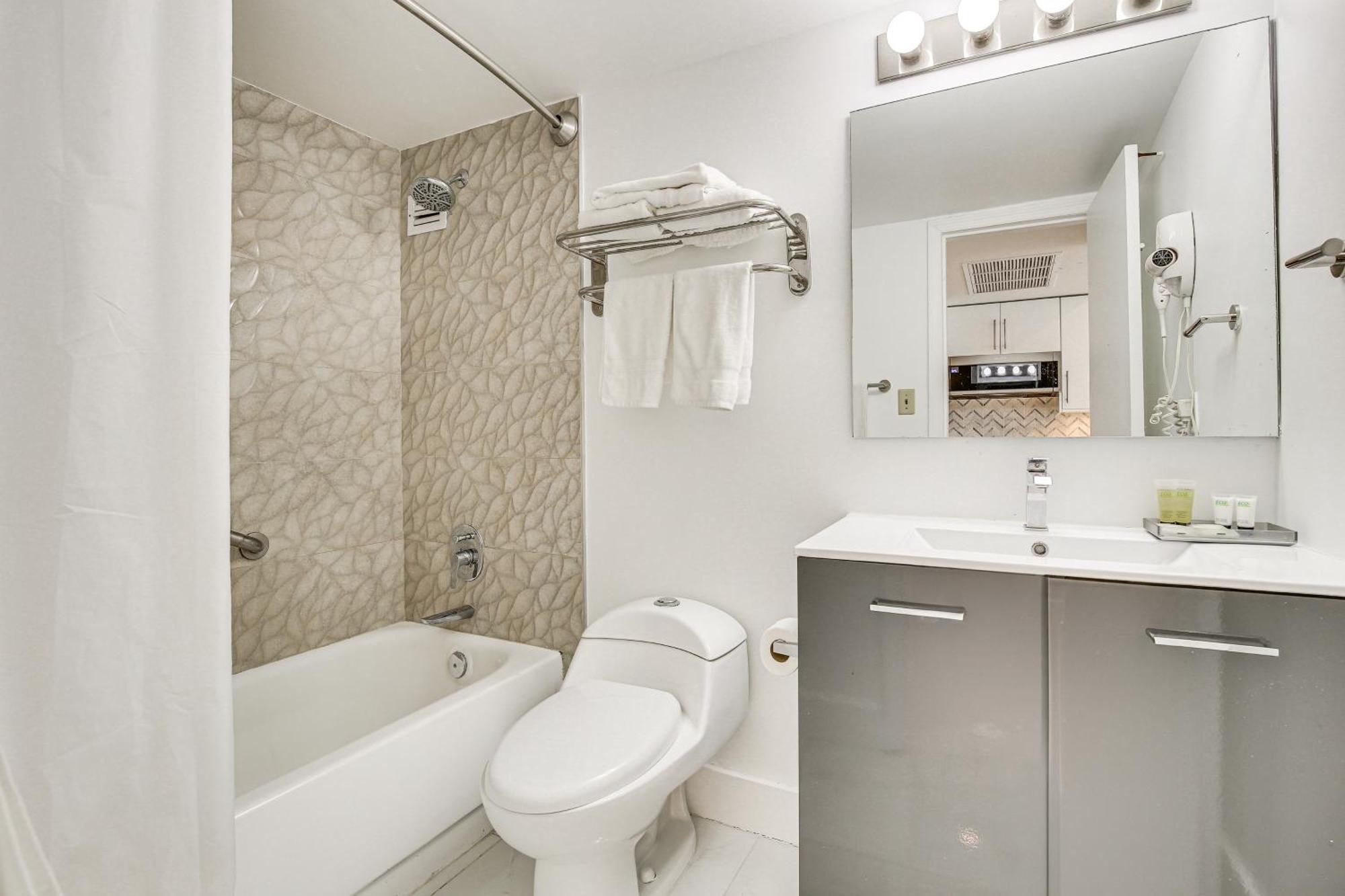 Sunny Isles With Ocean Views * Sunny Isles Beach