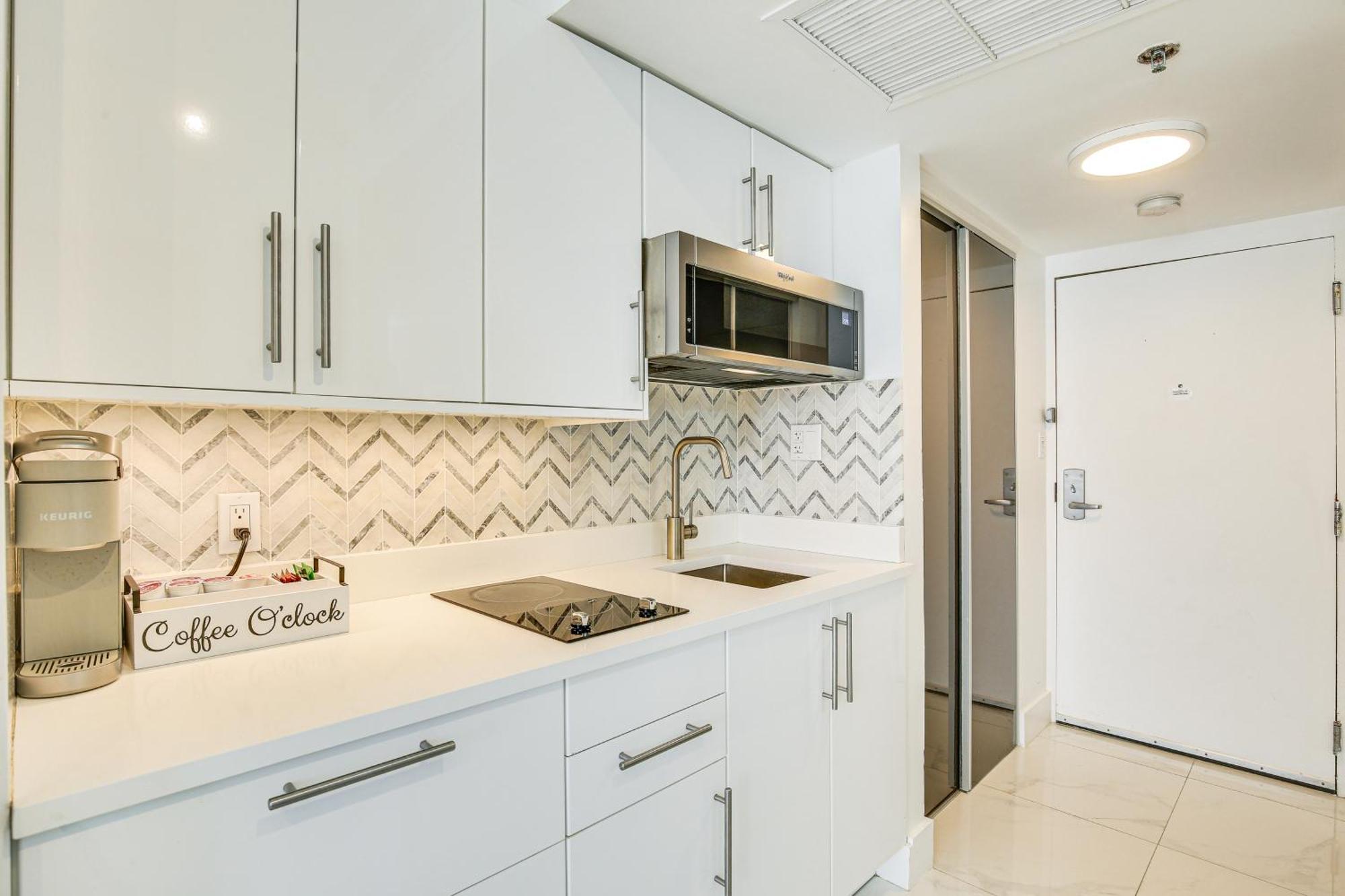 Sunny Isles With Ocean Views Appartement