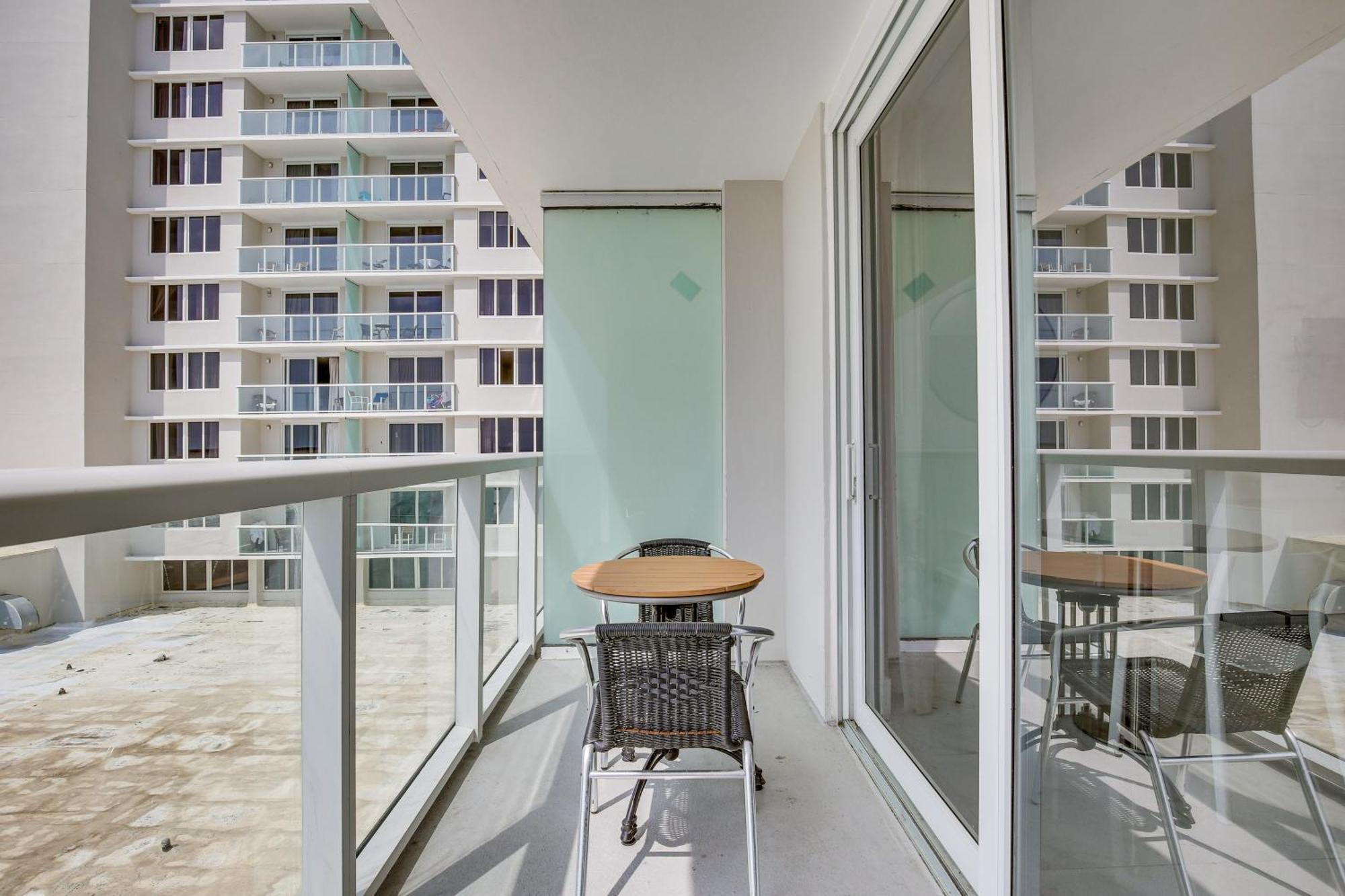 Sunny Isles With Ocean Views *