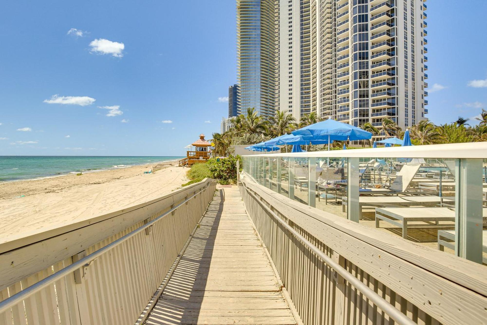 Sunny Isles With Ocean Views *